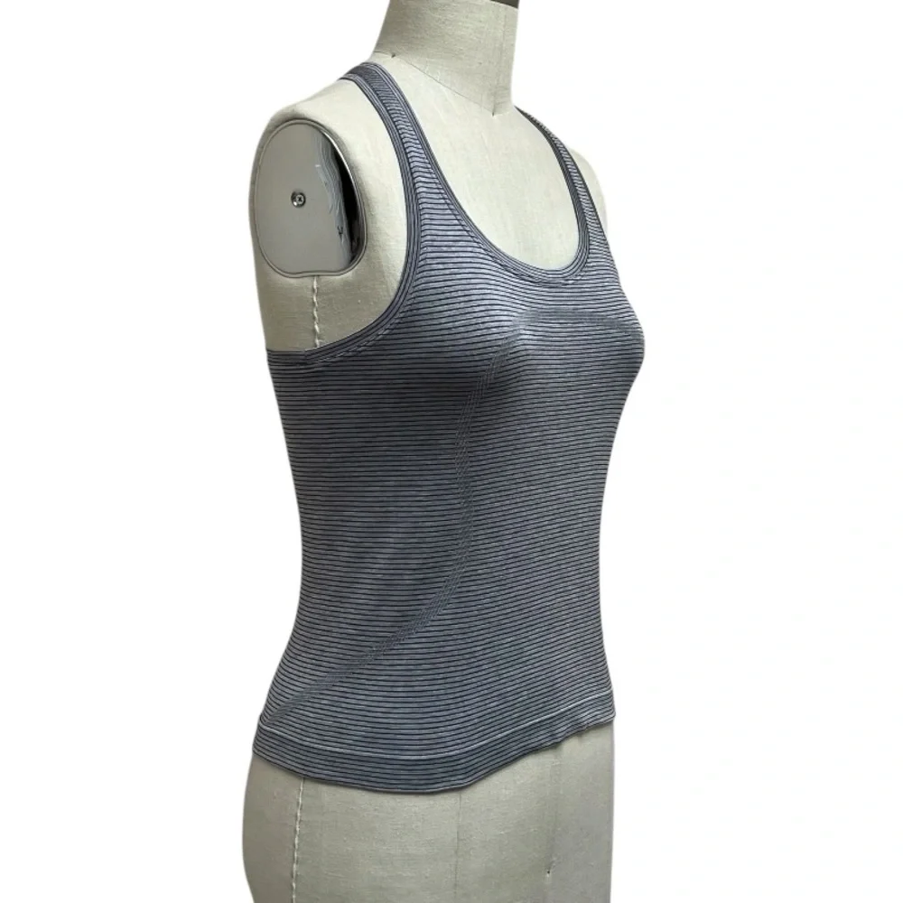 Swiftly Tech Racerback Tank Top in Grey Size 6